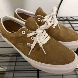 Men’s size 10 vans in brown suede